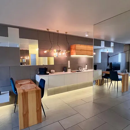 Appartement Modzelewskiego, Metro Wierzbno, Free Parking By Cosmo Spirit